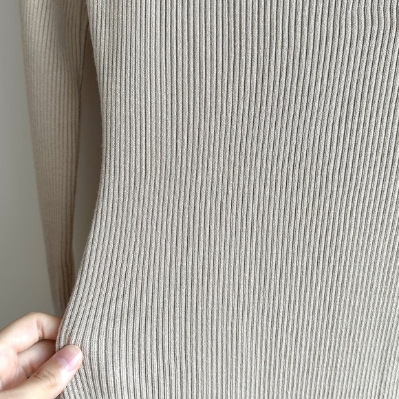 Almost Famous Ribbed Bodycon Long Sleeve Button Down V-Neck Midi Dress, Medium - Picture 10 of 13